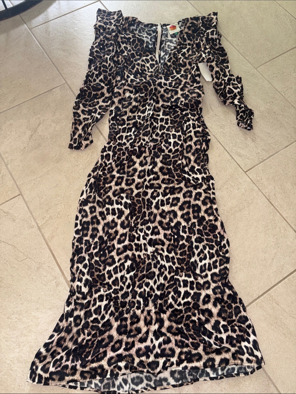 FARM RIO Leopard V Neck Midi Dress
